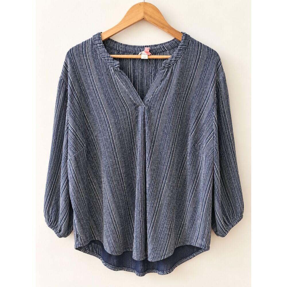 Cato Women’s 22/24W Navy Silver Metallic Stripe V Neck Blouse Plus Size